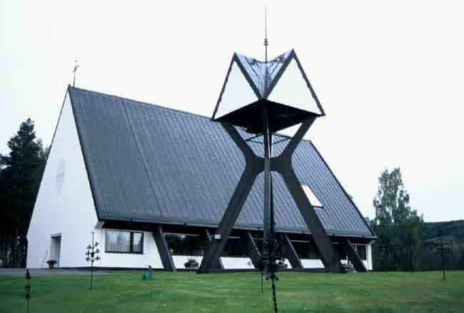 Norra Finnskoga kyrka från sv.