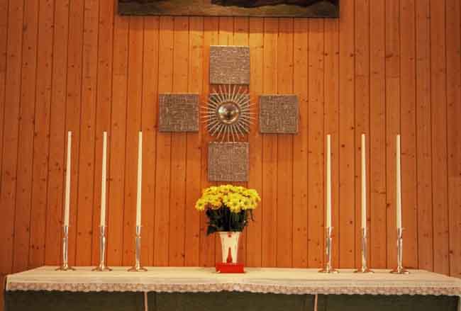 Norra Finnskoga kyrka, altarutsmyckning.