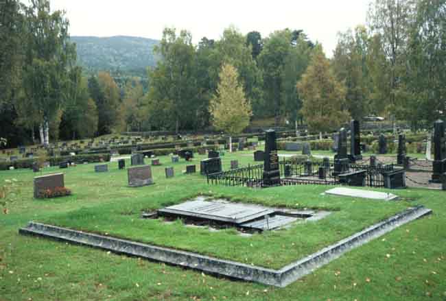 Norra Finnskoga kyrka och kyrkogård. 