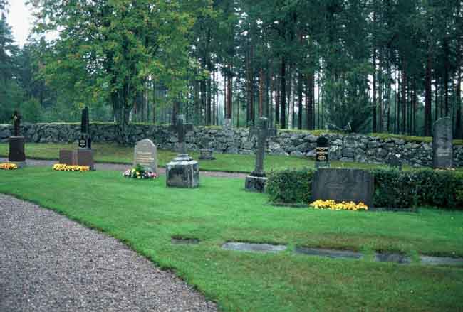 Södra Finnskoga kyrka, kyrkogården.