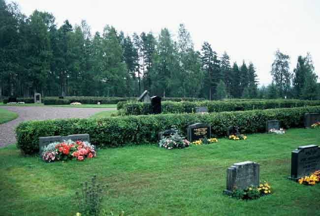 Södra Finnskoga kyrka, kyrkogården.