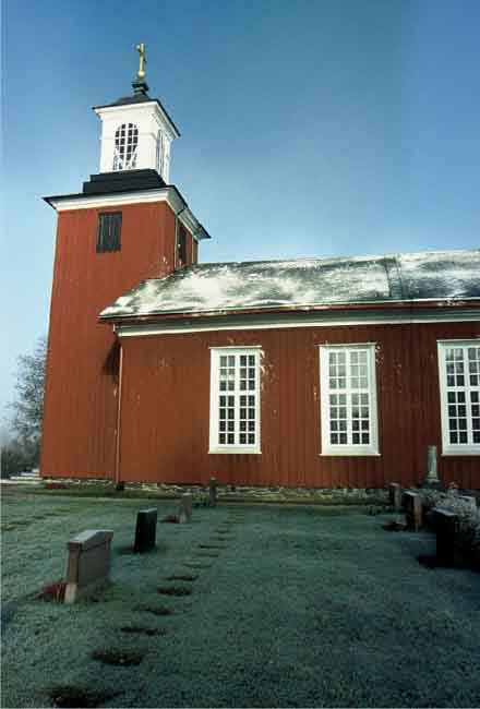 Bogens kyrka från söder.