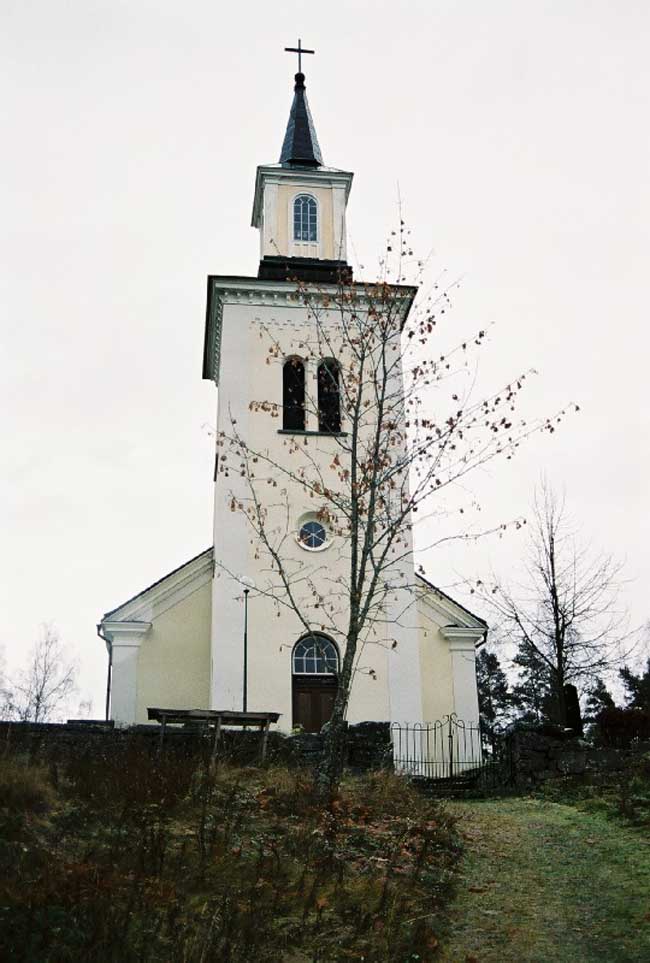 Högeruds kyrka från väster.