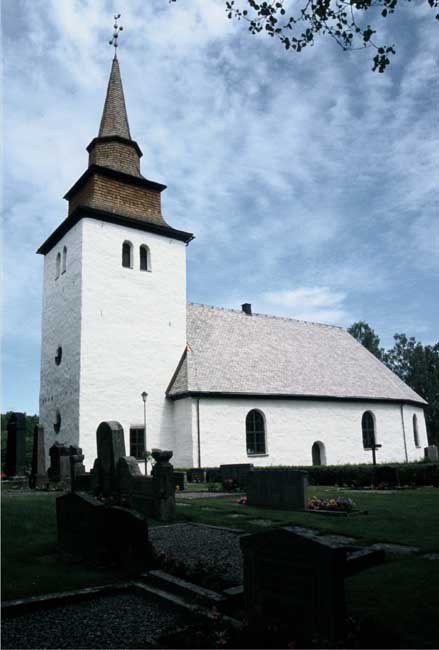 Älgå kyrka från söder.