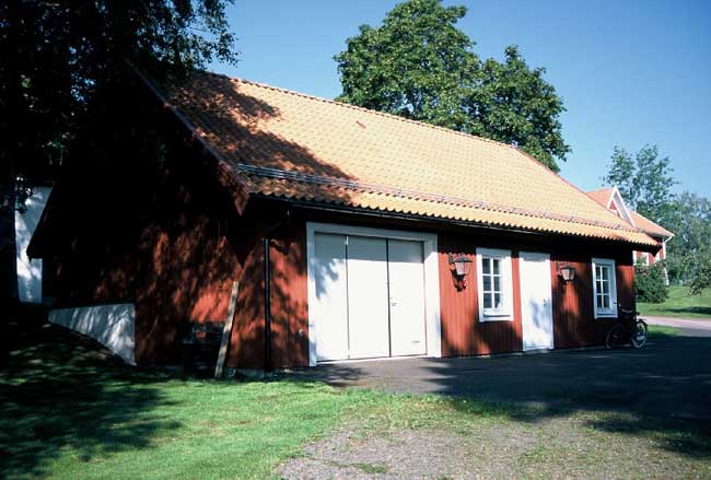 Västra Ämterviks kyrka, ekonomibyggnad.