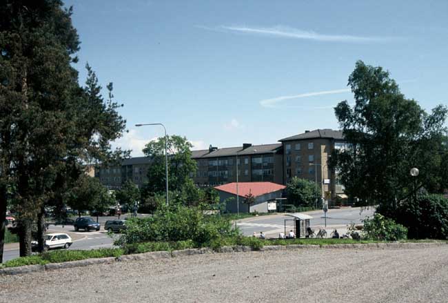 Toget i Skoghall från kyrktrappen.