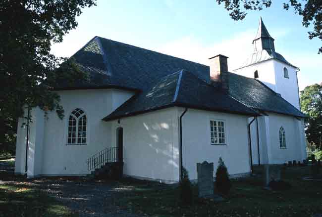 Visnums-Kils kyrka, nordöstra hörnet.