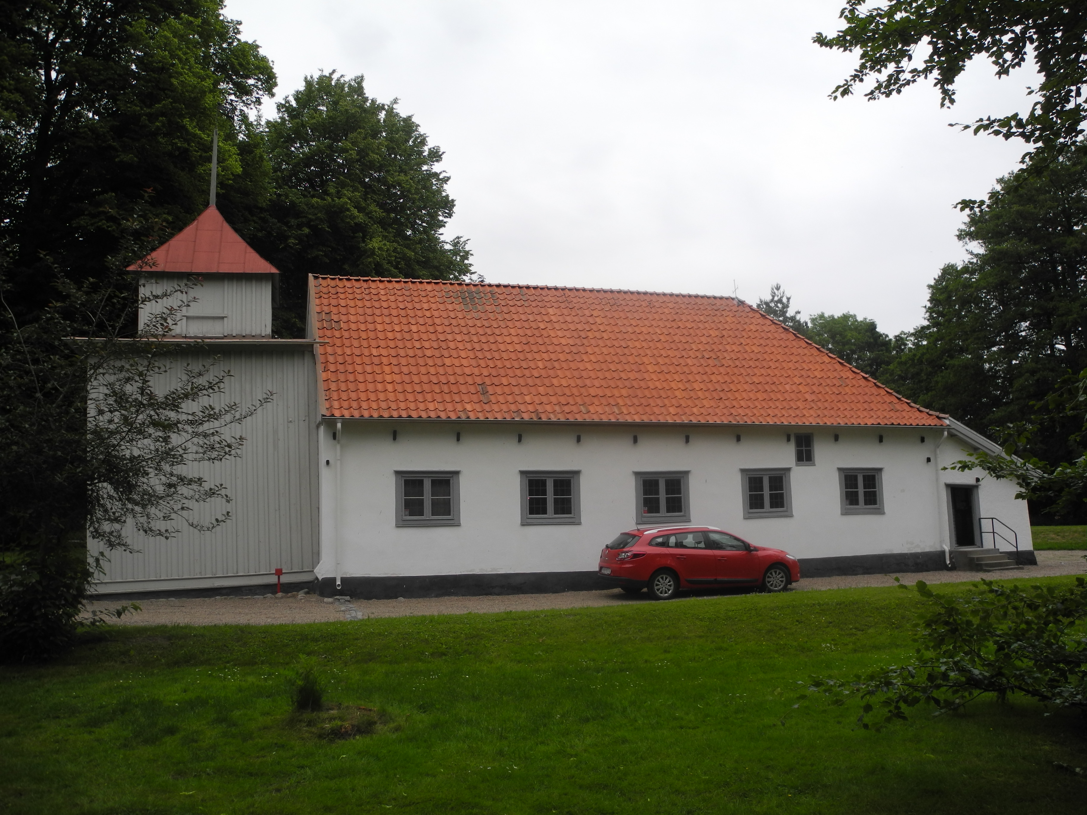 Elleholms kyrka, från söder.