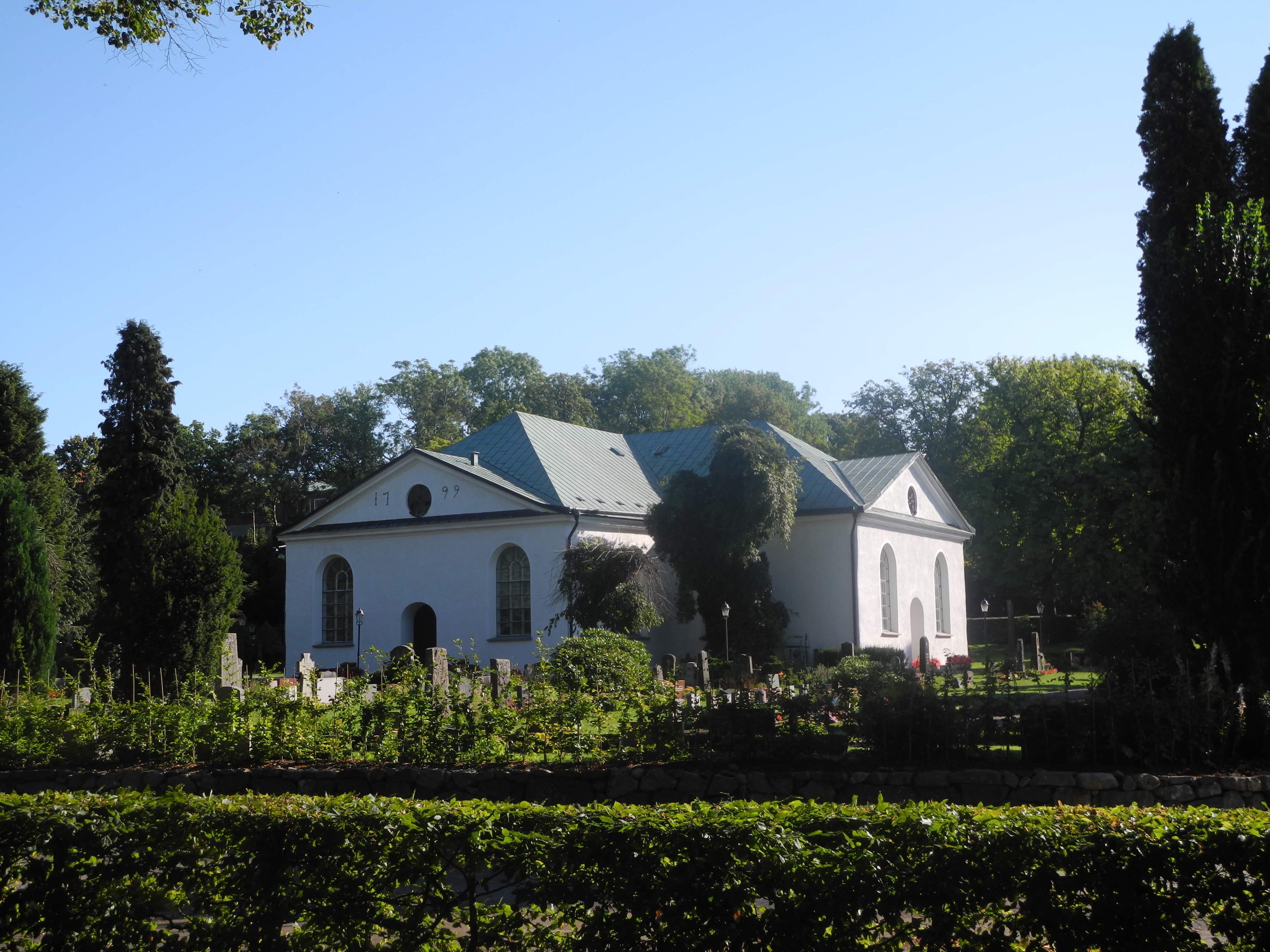 Asarums kyrka från sydväst