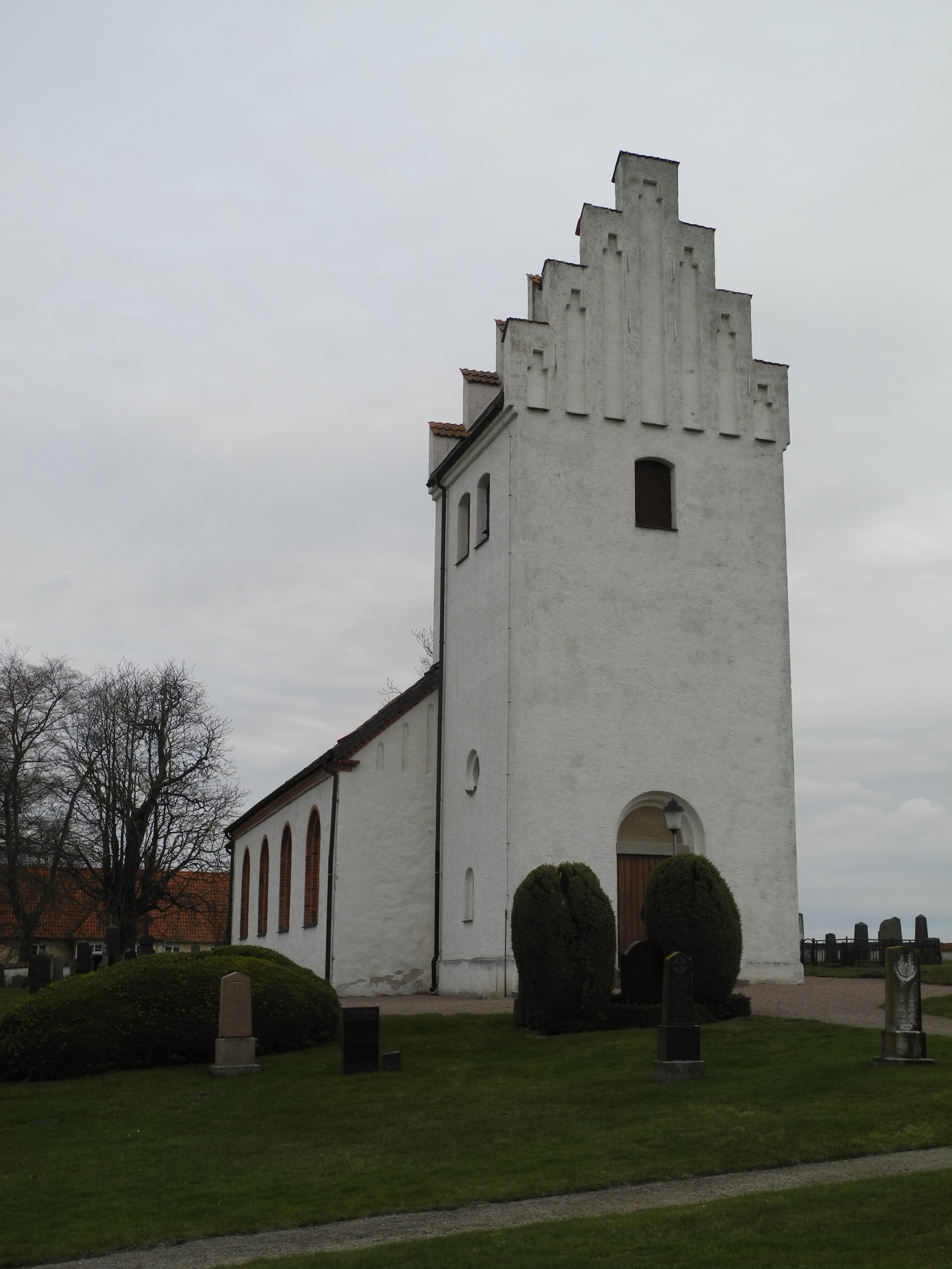 Esarps kyrka, ...