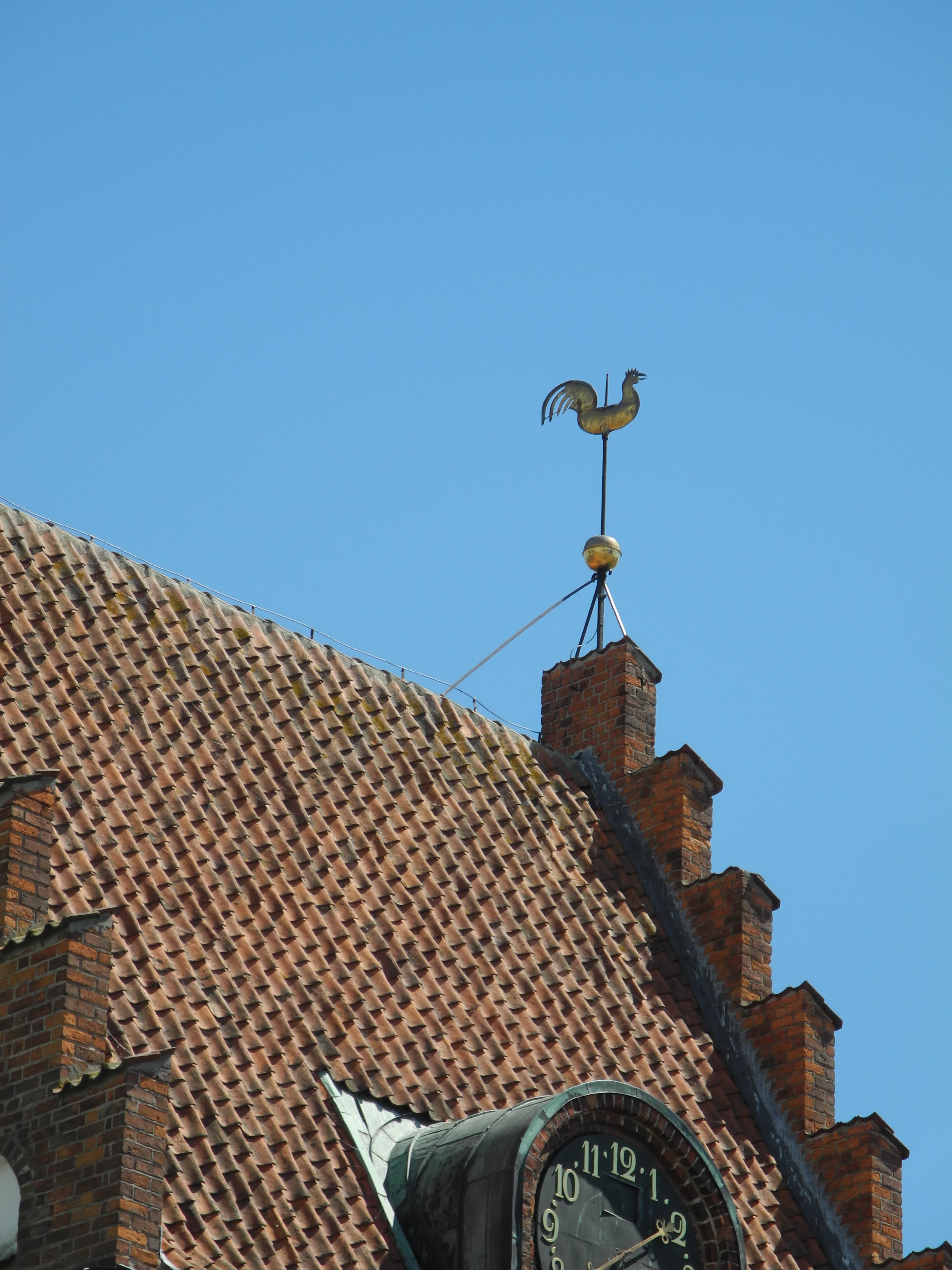 S:t Nicolai kyrka, Sölvesborg, tornet med kyrktuppen.