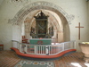Ysane kyrka, kor och altaruppsats.