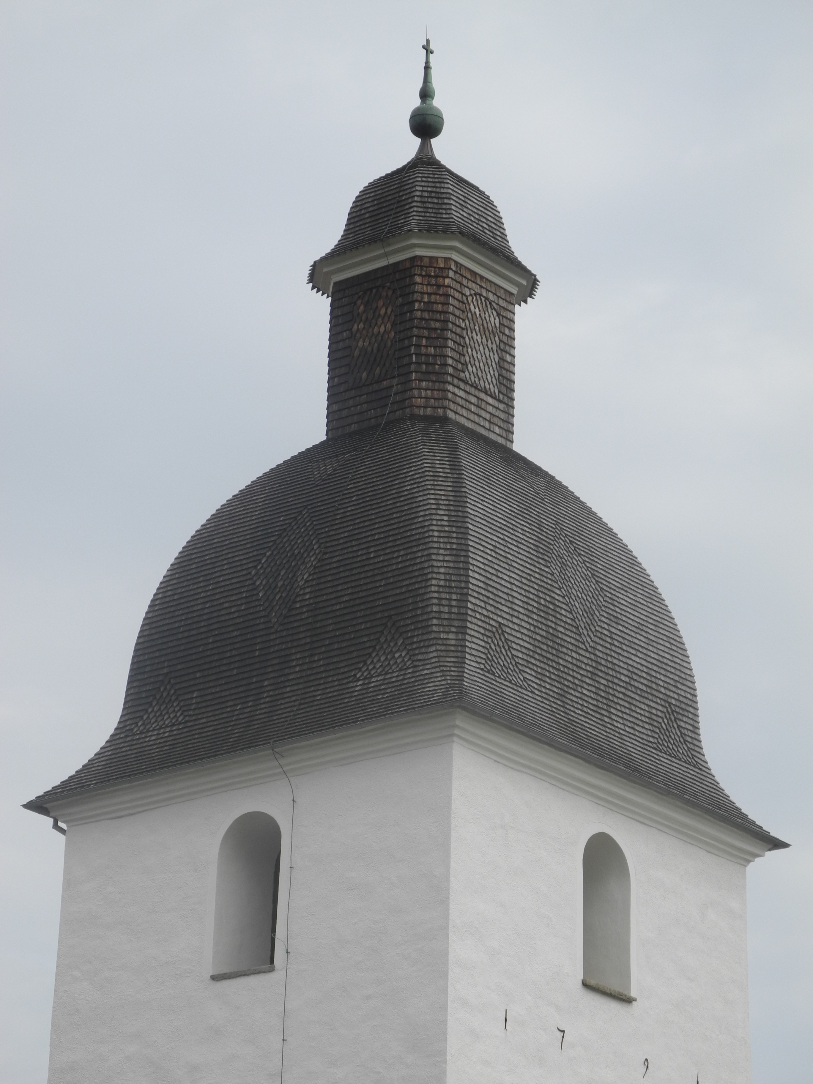 Mjällby kyrka, tornhuven.