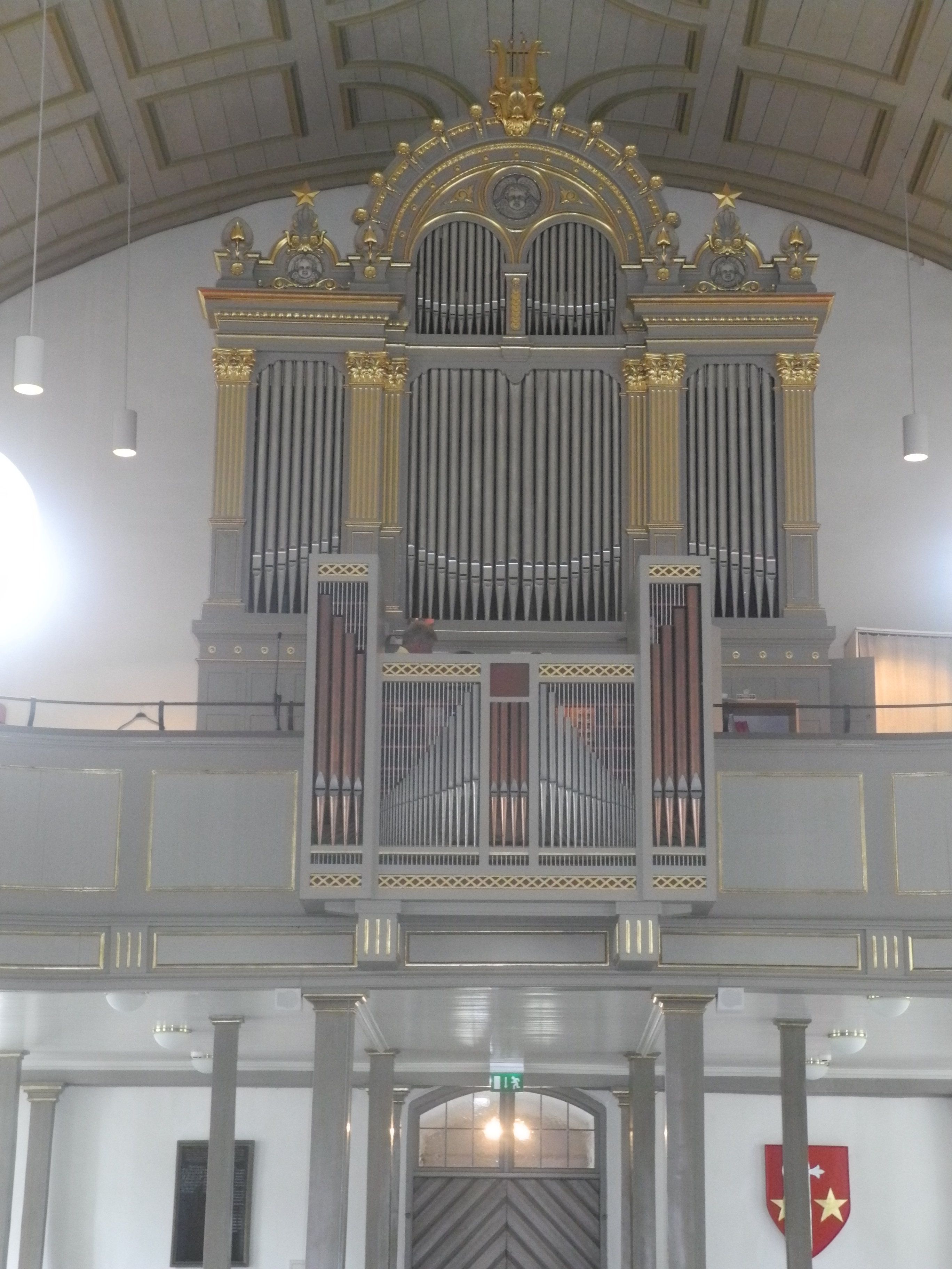 Mjällby kyrka, läktare och orgel.