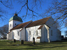 Västra Sallerups kyrka fotograferad från sydost