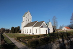 Kyrkan sedd från sydöst