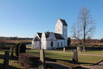 Kyrkan sedd från öster