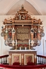 Altaret med altaruppsats från 1630