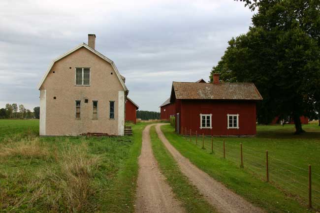 Mejeriets norra fasad samt brygghus till höger