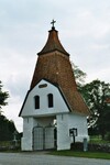Kombinerad klockstapel och stiglucka vid Främmestads kyrka. Neg.nr. 04/162:01. JPG. 