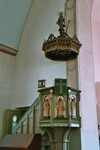 Predikstol med äldre ljudtak i Essunga kyrka. Neg.nr. 04/152:12. JPG.