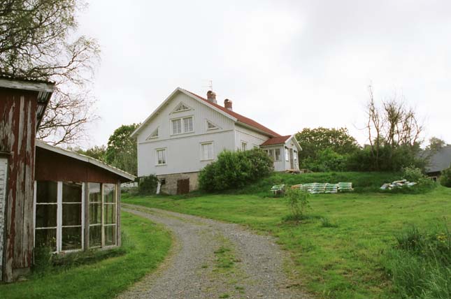 Boningshus vid såg.