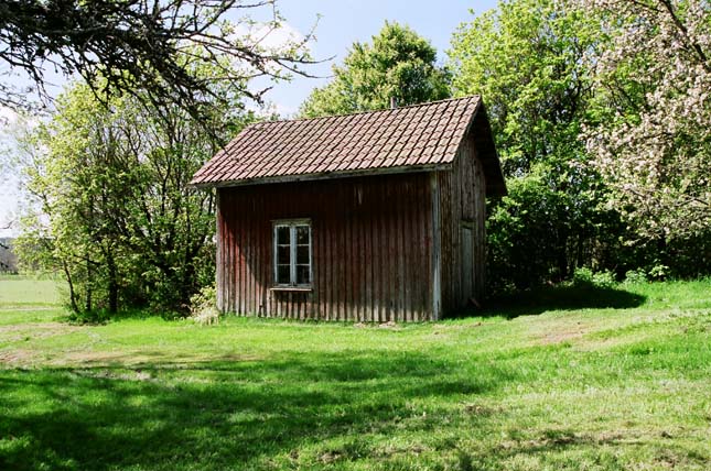 Bod i trädgården.