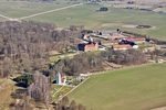 Flygbild över Skarhults kyrka och slott 2014