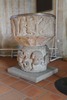 Relieferna på dopfuntens cuppa föreställer scener från Jesu födelseberättelse. 