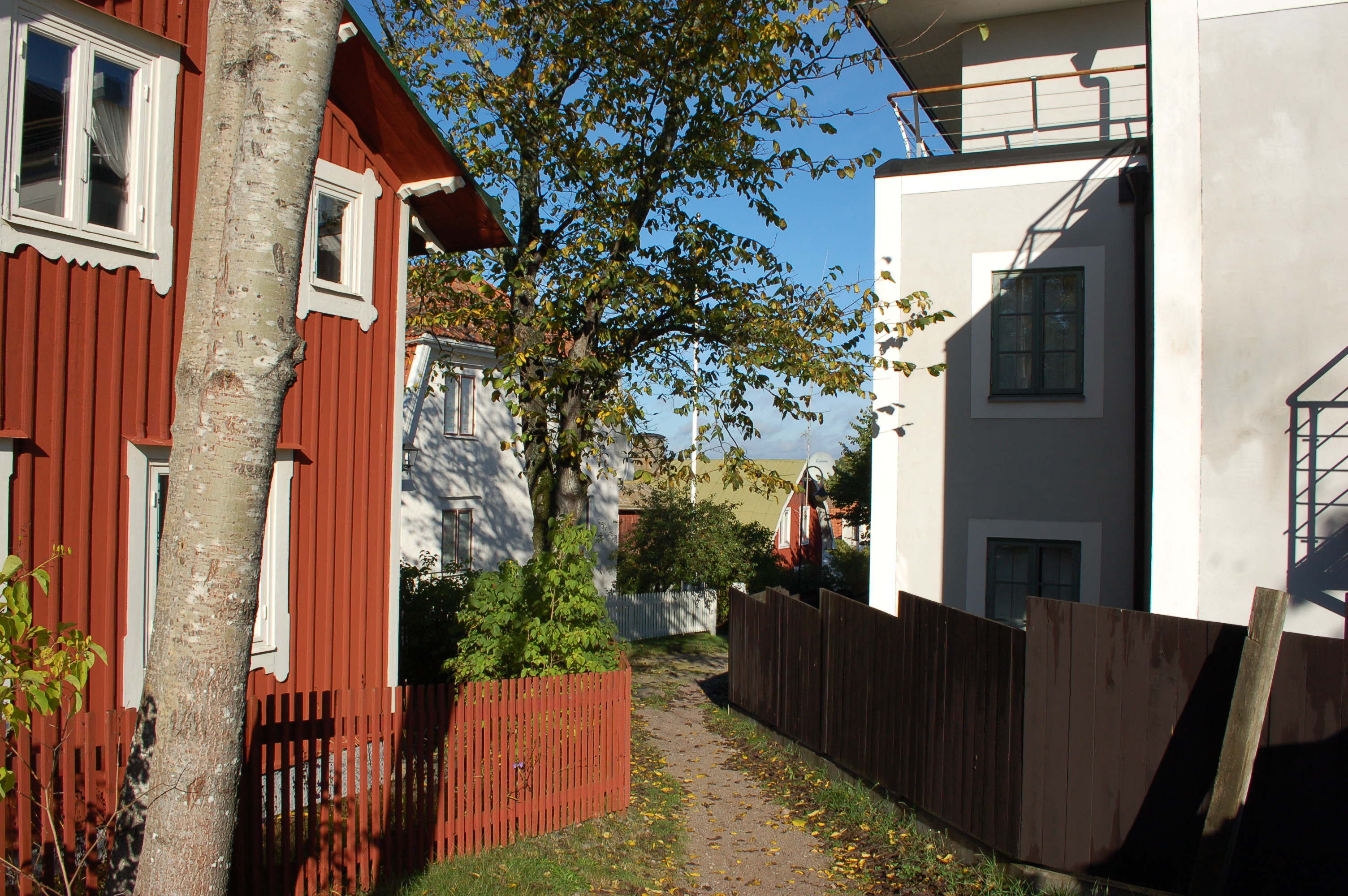 Den täta bybebyggelsen i Sandhamn.