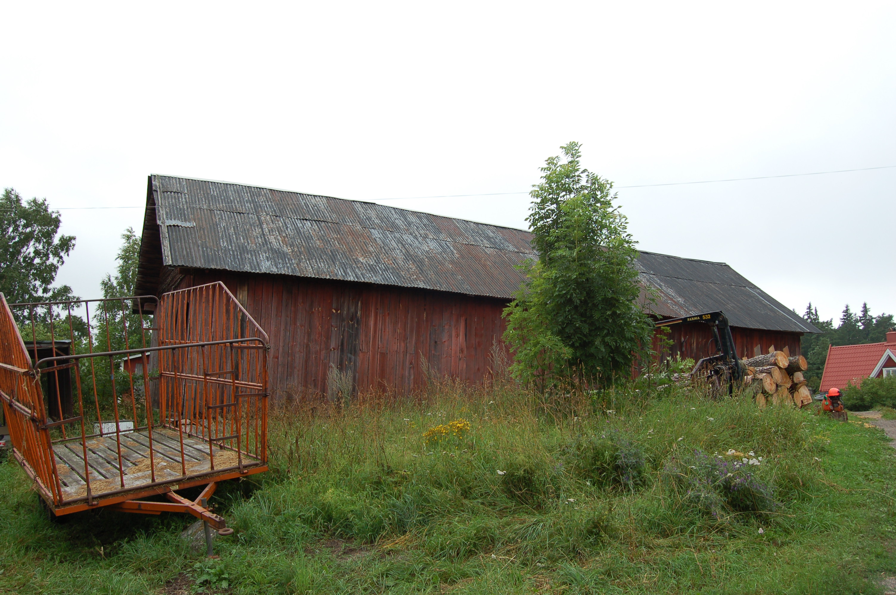 En av två ladugårdsbyggnader vid Norrgården.