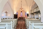 Kyrkorummet fotograferat mot koret i öster