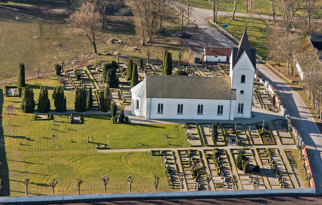 Lilla Isie kyrka sedd från norr