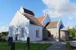 Östra Hoby kyrka sedd från sydost