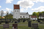 Degeberga kyrka sedd från väster