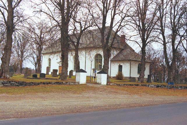 Kyrkan från sydost.