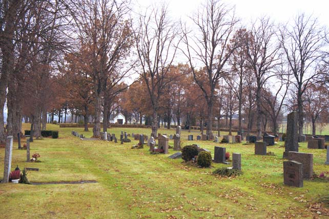 Del av kyrkogården, norr om kyrkan.