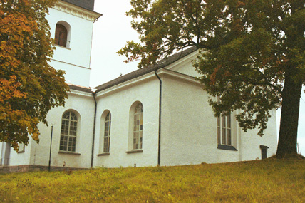 Kyrkan från sydost.