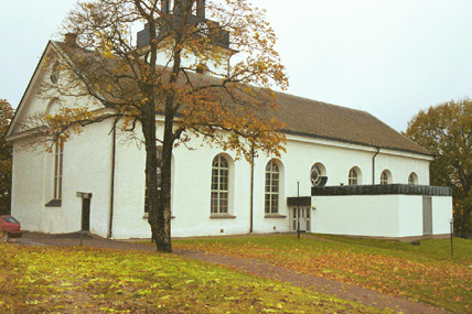 Kyrkan från nordost.