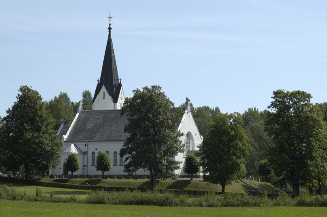 Edslekogs kyrka från nordväst.