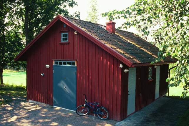 Ekonomibygganden, belägen på kyrkogårdens södra del. 