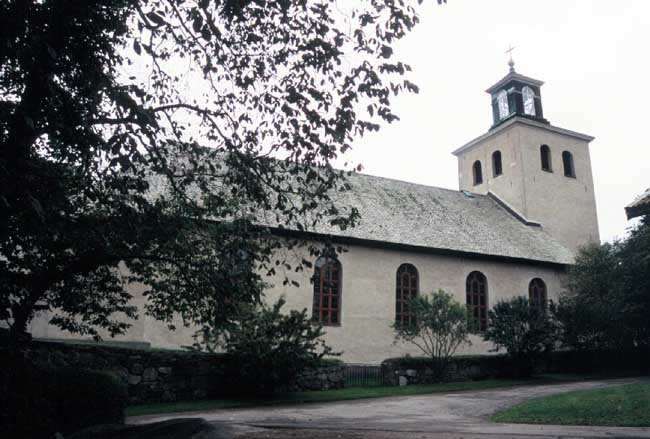 Kyrkan från norr.