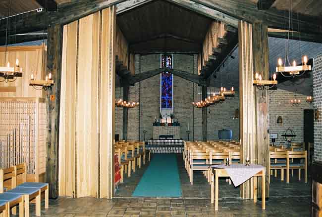 Solbergskyrkan, interiört, kyrkorum med kor i sydost.