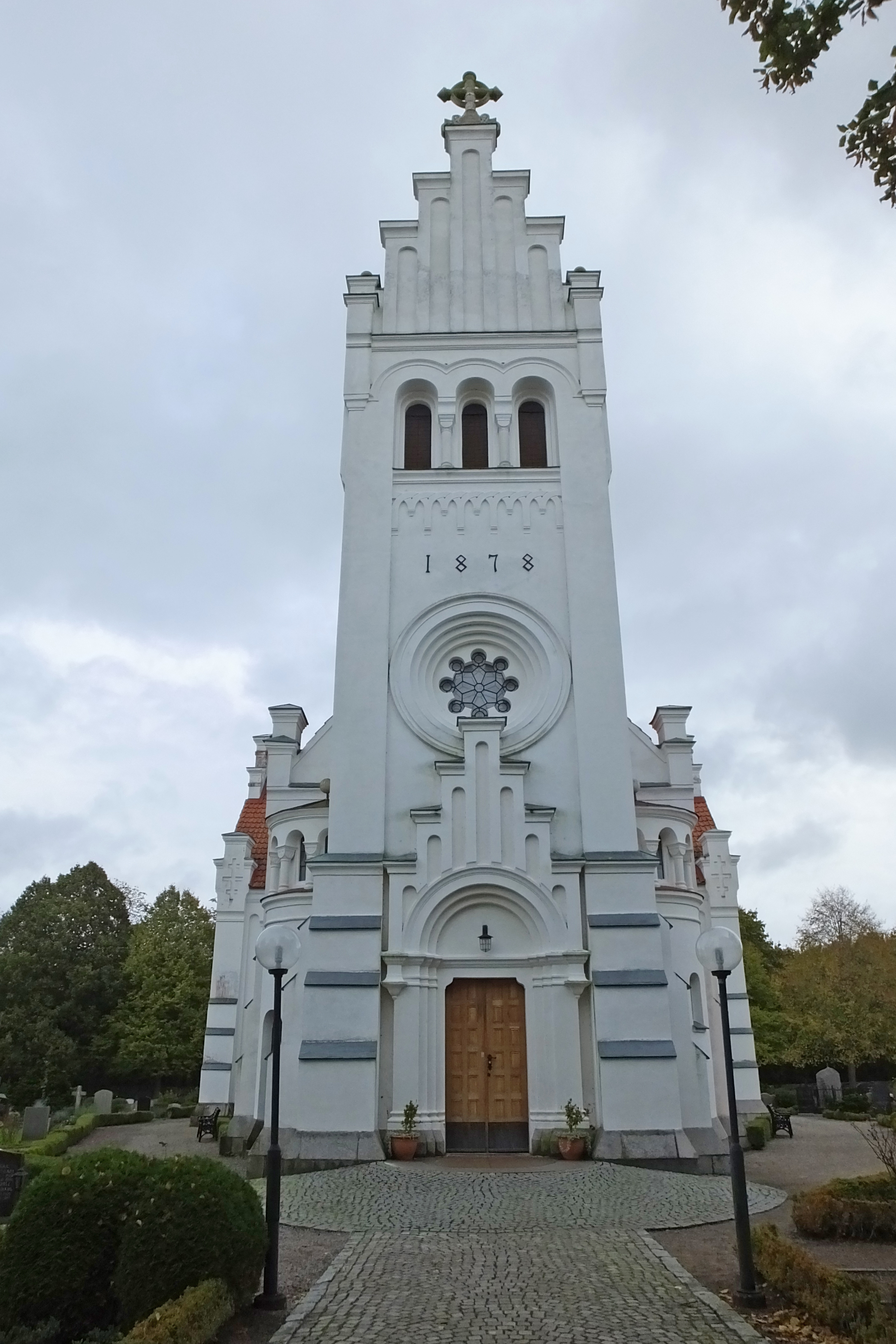 Österslövs kyrka sedd från väster