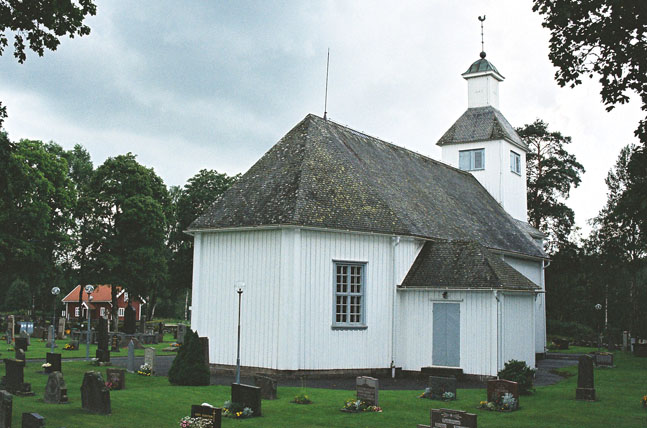 Kyrkan från nordost.