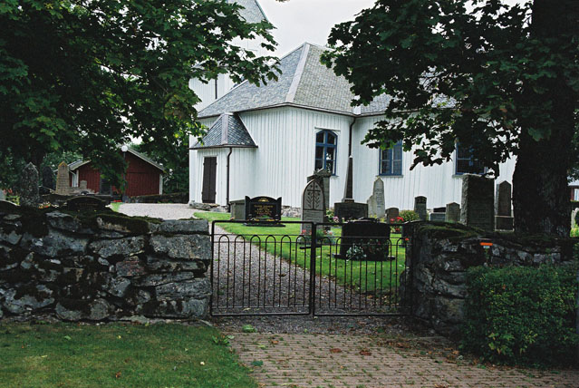 Gesäters kyrka från sydost.