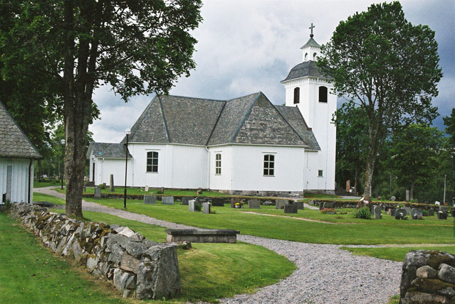 Kyrkan från nordost.