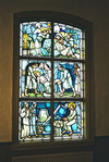 Korfönstret mot nordost föreställande Jesus i Getsemane, Jesu gravläggning och kvinnorna vid graven.