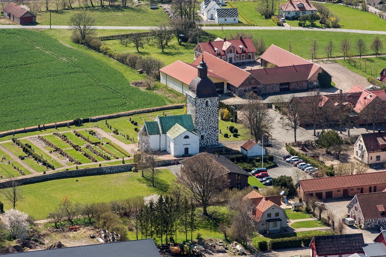 Viby kyrka sedd från norr