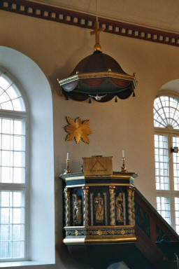 Hössna kyrka, predikstol av Jonas Ullberg. Neg.nr. B963_038:24. JPG.